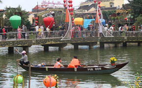 Sau phàn nàn của du khách, Hội An niêm yết giá dịch vụ ghe bơi trên sông Hoài