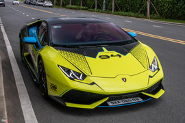 Lamborghini Huracan được làm mới theo phong cách xe đua tại TP.HCM