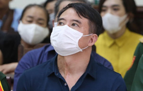 Cựu Đại tá Biên phòng bảo kê xăng lậu: 'Nếu tôi làm thế cứ bắn tôi đi' 