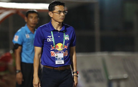 HLV Kiatisak: 'Mong Công Phượng sớm trở lại'