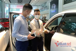 Thị trường ô tô giảm nhiệt, chiêu trò bán 