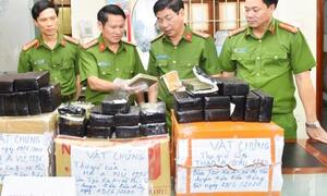 Tội phạm ma túy sẵn sàng mua chuộc cán bộ bằng những 'viên đạn bọc đường'