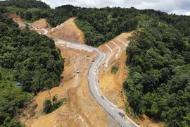 Ảnh: Cận cảnh hơn 30km đường xuyên núi nối Kon Tum - Quảng Ngãi 