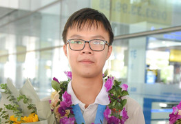 Nam sinh lớp 11 giành huy chương vàng Toán quốc tế 'tiếc vì mất điểm tuyệt đối'
