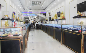 Vàng giảm giá sốc, nhiều cửa hàng ở Hà Nội vắng tanh