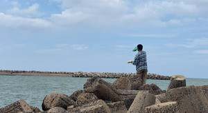 Không thể đưa nạn nhân từ tàu cá sang tàu Cảnh sát biển