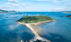 Con đường xuyên biển tự nhiên nối hòn đảo hoang sơ với đất liền ở Phú Yên