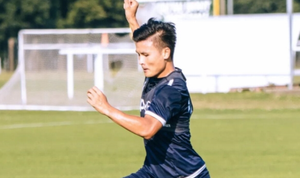 Pau FC tung ảnh Quang Hải tập luyện cùng đồng đội, vạn người mê