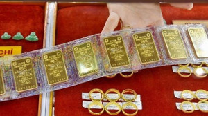 Vừa mở cửa, giá vàng trong nước giảm hơn 2 triệu đồng/lượng