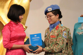 Nữ Thiếu tá và kỷ vật vô giá của đồng đội hy sinh ở Cộng hòa Trung Phi