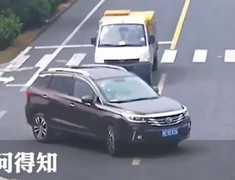 Cậu bé trộm xe bố, chở em gái chạy 200 km với tốc độ kinh hoàng