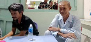 Ngư dân Bình Thuận gặp nạn trên biển: Xúc động phút giây gia đình đoàn tụ