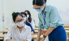 Vì sao điểm chuẩn xét học bạ tăng đột biến?