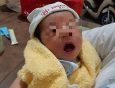 Bé trai 10 ngày tuổi bị bỏ rơi trước cổng chùa