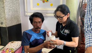 5 ngư dân sống sót sau 12 ngày lênh đênh trên biển: Vớt được cái gì, ăn cái đó