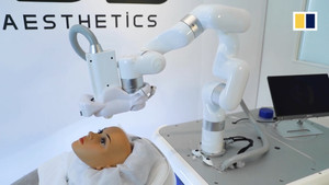 Video: Robot chăm sóc da mặt bằng AI đầu tiên trên thế giới