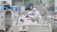 Số ca COVID-19 tăng, BV Bệnh nhiệt đới Trung ương nhiều bệnh nhân nặng, thở máy