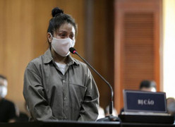 Bé gái 8 tuổi bị dì ghẻ hành hạ tới chết: Toà trả hồ sơ cho VKS điều tra bổ sung