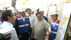 Video: Thủ tướng Phạm Minh Chính thị sát tuyến metro số 1