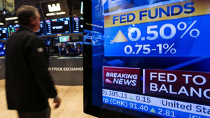 Fed tiếp tục nâng lãi suất kỷ lục: Chứng khoán bùng nổ, giá vàng tăng nhanh