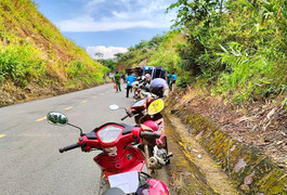 Lâm Đồng: Xe container lật, đè chết 2 người trên đèo Con Ó