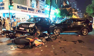 Tạm giữ tài xế ô tô tông liên hoàn khiến nhiều người thương vong ở Hà Nội