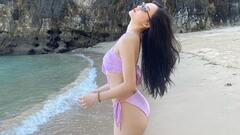 Bạn gái Nhâm Mạnh Dũng diện bikini, khoe thân hình nóng bỏng trên bãi biển