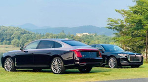 Đổ tiền chơi hàng xa xỉ: Ô tô sang cháy hàng, xếp đơn chờ 6 tháng