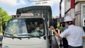 Barie làn ETC trạm Pháp Vân - Cầu Giẽ gặp lỗi, nhiều tài xế phải trả tiền mặt