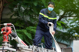 Ảnh: Hiện trường vụ cháy quán karaoke ở Hà Nội khiến 3 cảnh sát PCCC hy sinh