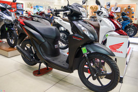 Honda Vision giảm giá trong tháng Ngâu