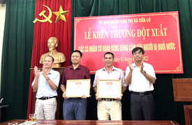 Khen thưởng Bí thư phường và người dân cứu 6 em nhỏ đuối nước ở biển Cửa Lò