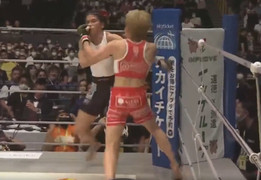 Video: Nữ võ sĩ 10 giây tung 20 cú đấm liên tiếp khiến đối thủ ngã gục