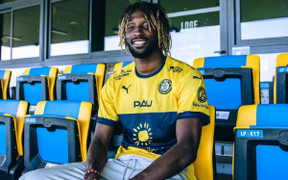 Pau FC mua gấp ngôi sao sau thảm bại