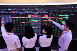 Có nên mua cổ phiếu vào tháng Ngâu?