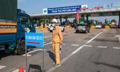 Vì sao xe dán thẻ ETC, có tiền nhưng không qua được trạm?