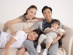 Sao Việt 7/8: Hoa hậu Kỳ Duyên táo bạo diện nội y khoe dáng