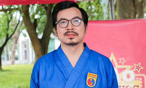 Lời thú nhận của 'giáo sư Xoay' khiến hàng nghìn sinh viên 'khóc ròng' 