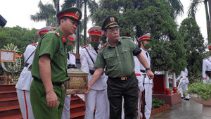 Tiễn biệt liệt sĩ Đỗ Đức Việt về nơi an nghỉ cuối cùng