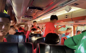 Video: U16 Việt Nam ăn mừng khi lách qua khe cửa hẹp vào bán kết U16 Đông Nam Á