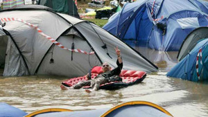 Những màn cắm trại 'thảm họa' khiến ai nấy nhìn thôi đã muốn ở nhà cho lành
