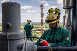 Nga nối lại dòng chảy cung cấp dầu cho EU