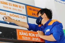 Vì sao giá xăng không giảm 1.000 - 1.500 đồng/lít như dự đoán?