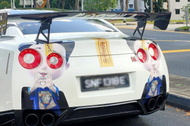 Loạt khoảnh khắc khó đỡ vô tình nhìn thấy khi ra đường trong 'tháng cô hồn'