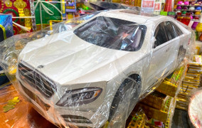 Người mua thờ ơ, ‘siêu xe', 'biệt thự’ vắng bóng dịp Rằm tháng 7