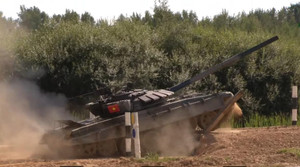 Đội tuyển Xe tăng Việt Nam thi đấu thành công, bắn hạ 4/5 mục tiêu ngày ra quân