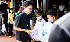 Diễn viên Minh Dự lập quỹ khuyến học cho trẻ em bằng tiền nhuận bút