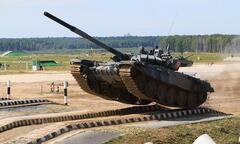 Ảnh: Đội tuyển xe tăng Việt Nam thi đấu lượt đầu tiên ở Army Games