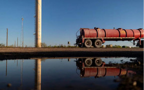 Giá dầu duy trì đà giảm bất chấp mọi dự đoán?