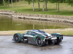 Aston Martin Valkyrie mới lăn bánh 121 km được rao bán
